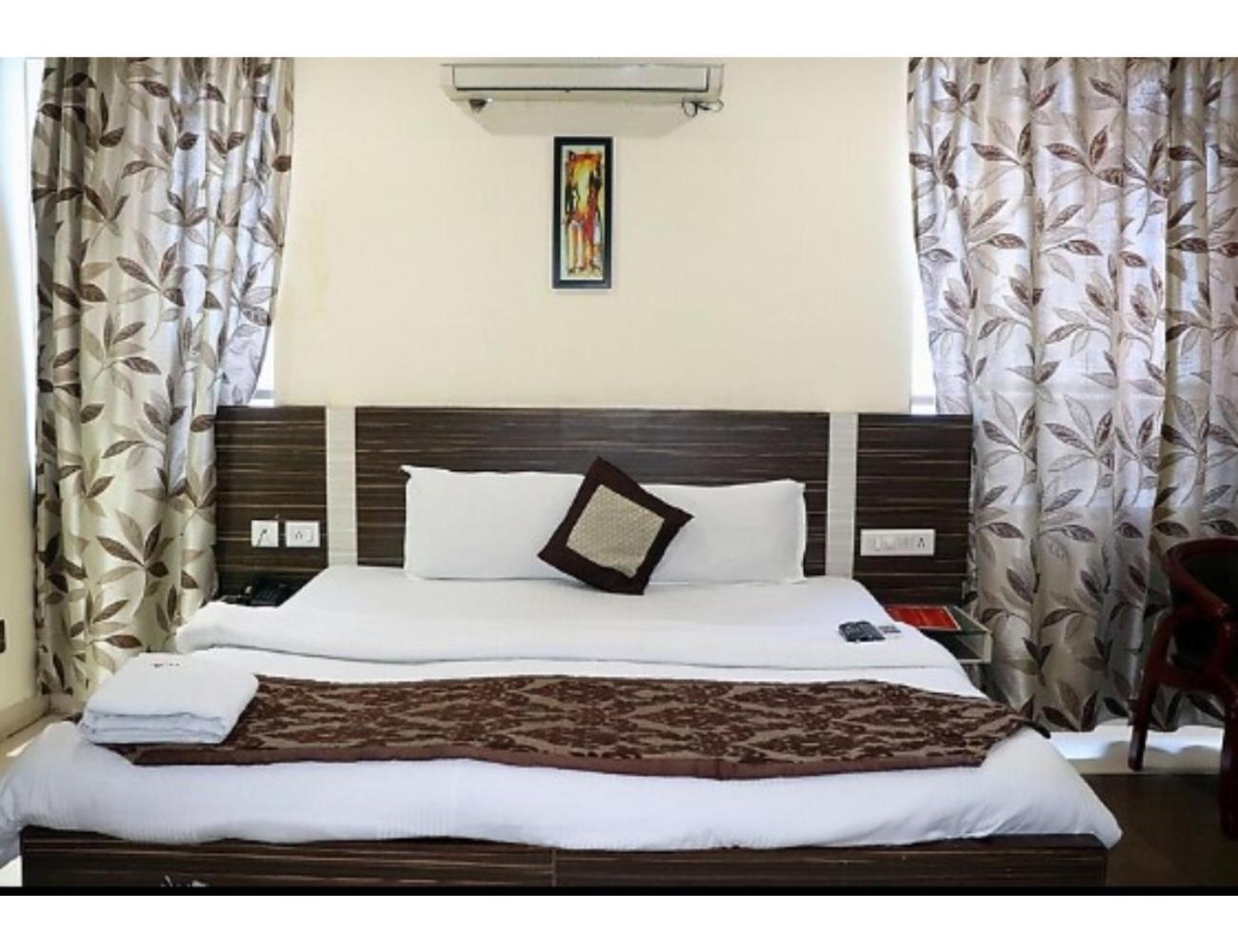 Hotel Swayam, Jabalpur Luaran gambar